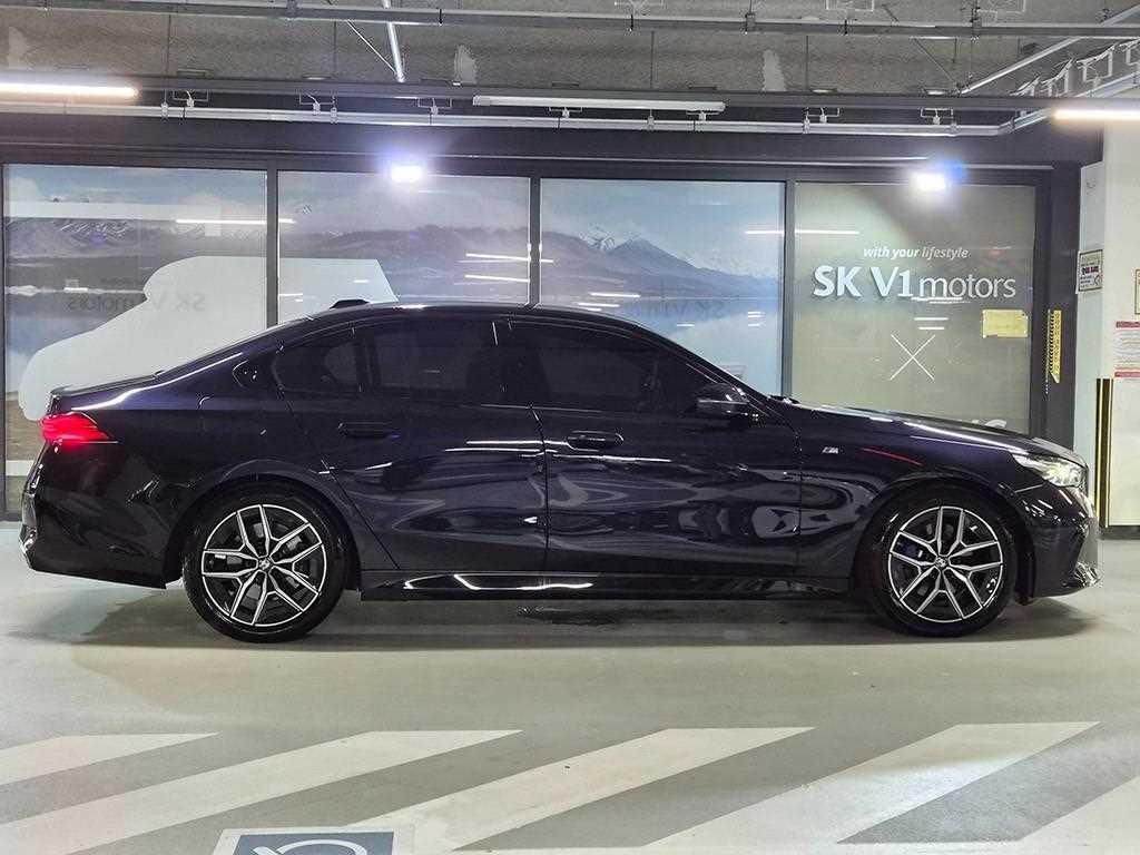 BMW 5시리즈 5시리즈 (G60) 523d M 스포츠 이미지 3