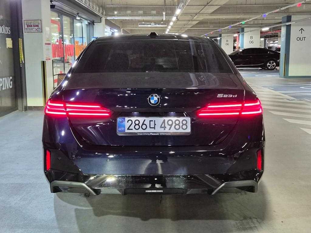 BMW 5시리즈 5시리즈 (G60) 523d M 스포츠 이미지 5