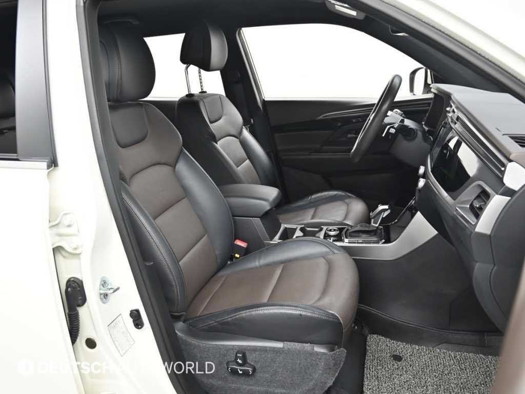 KG모빌리티(쌍용) 코란도 뷰티풀코란도 2WD 디젤 1.6 C7 이미지 10