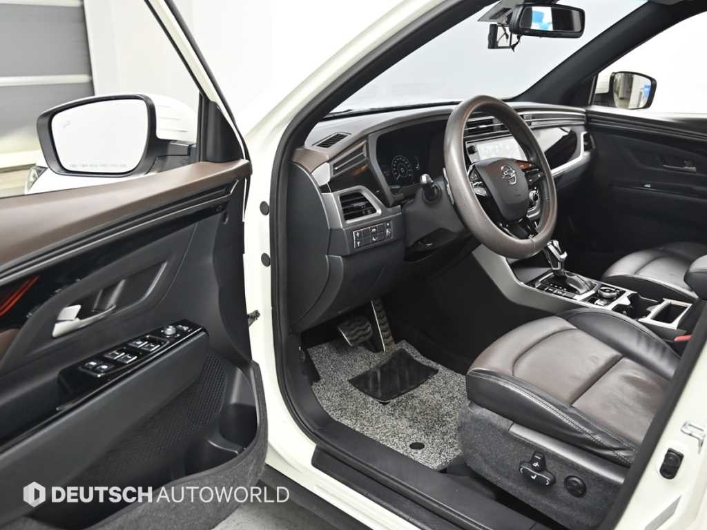 KG모빌리티(쌍용) 코란도 뷰티풀코란도 2WD 디젤 1.6 C7 이미지 11