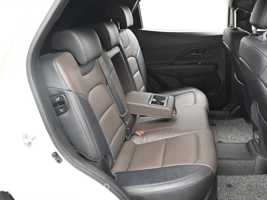KG모빌리티(쌍용) 코란도 뷰티풀코란도 2WD 디젤 1.6 C7 이미지 12