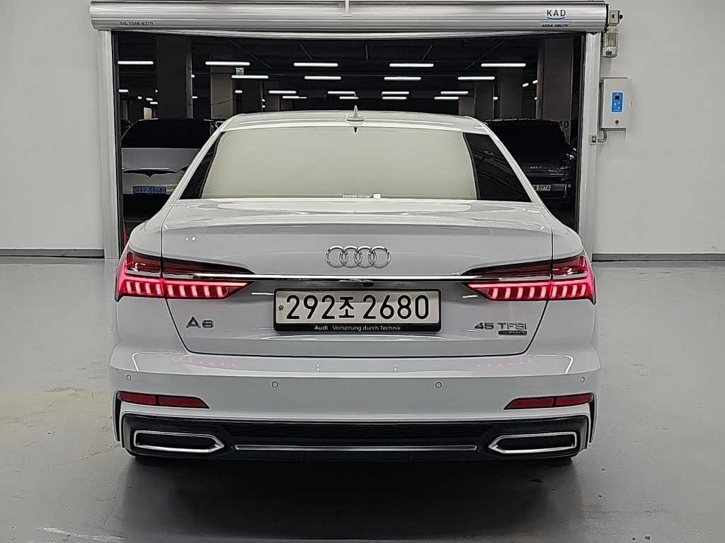 아우디 A6 A6 (C8) 45 TFSI 콰트로 프리미엄 이미지 3