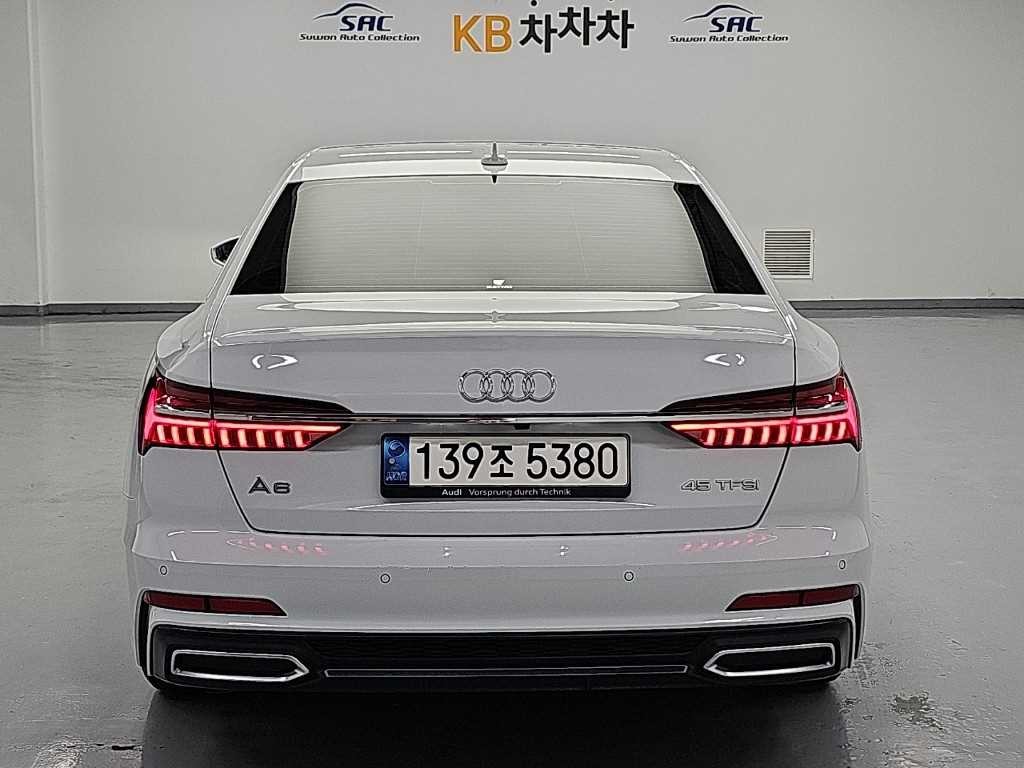 아우디 A6 A6 (C8) 45 TFSI 프리미엄 이미지 3