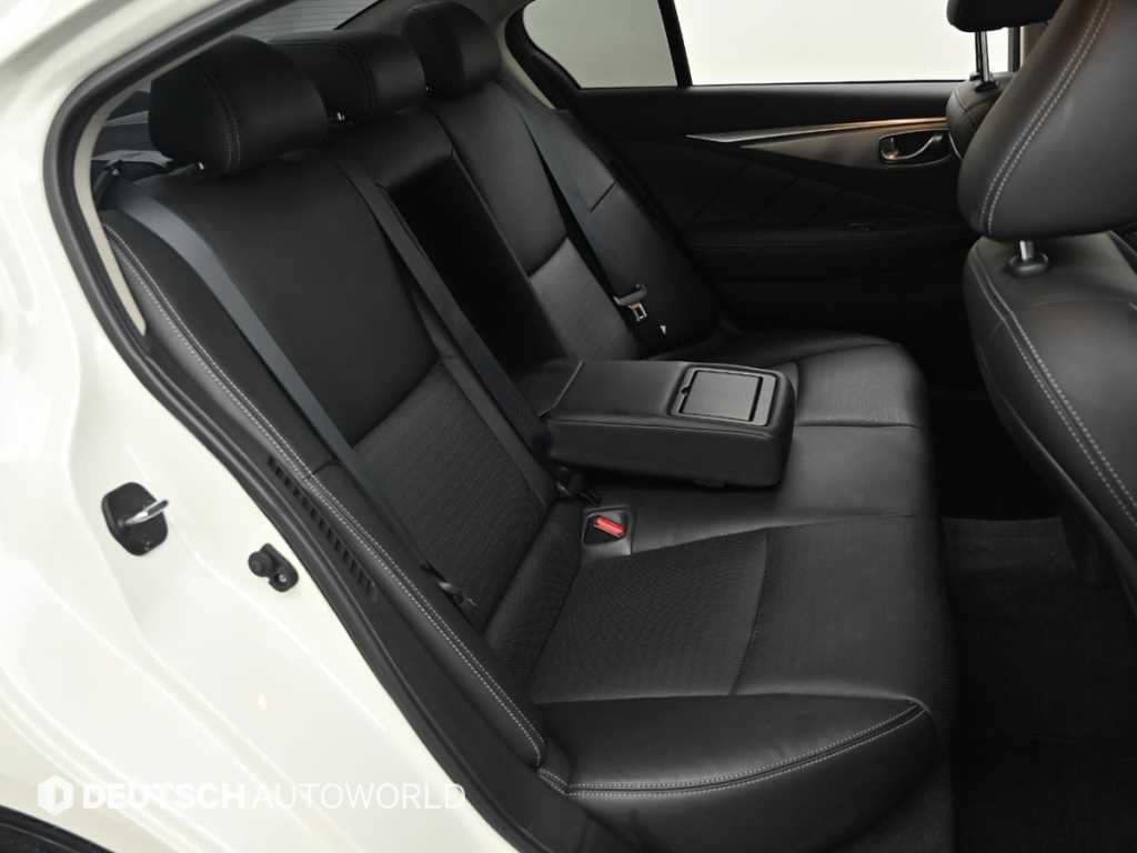 인피니티 Q Q50 3.5 하이브리드 블루 스포츠 이미지 12