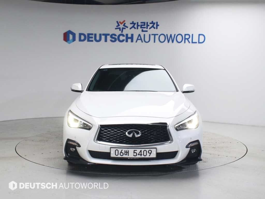 인피니티 Q Q50 3.5 하이브리드 블루 스포츠 이미지 3