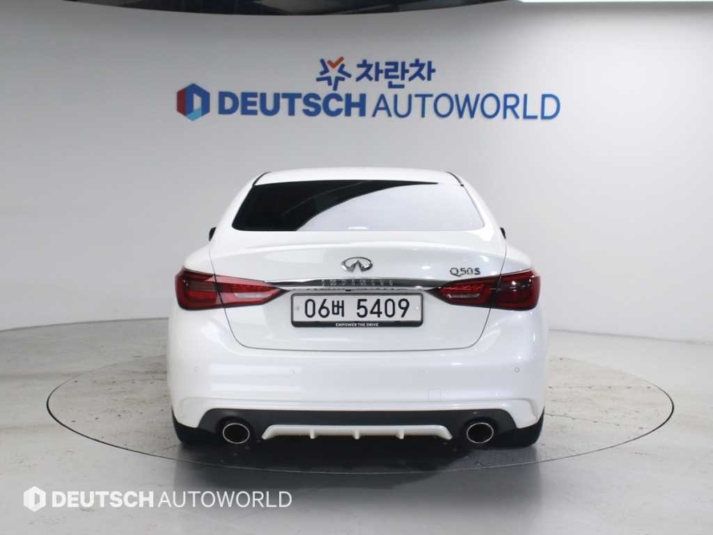 인피니티 Q Q50 3.5 하이브리드 블루 스포츠 이미지 4