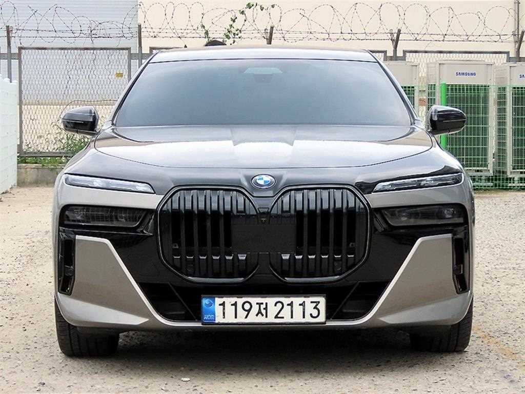 BMW 7시리즈 7시리즈 (G70) 740i sDrive M 스포츠 이미지 1