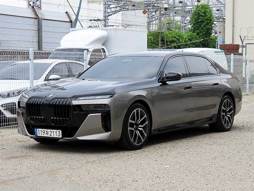 BMW 7시리즈 7시리즈 (G70) 740i sDrive M 스포츠 이미지 2