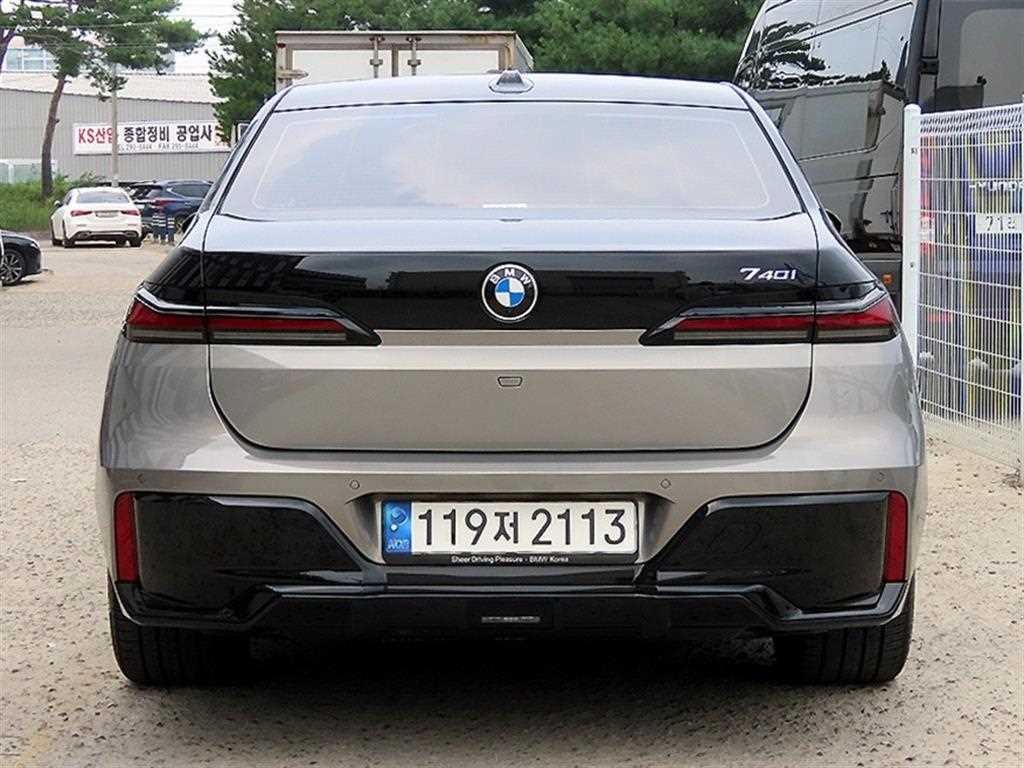 BMW 7시리즈 7시리즈 (G70) 740i sDrive M 스포츠 이미지 4