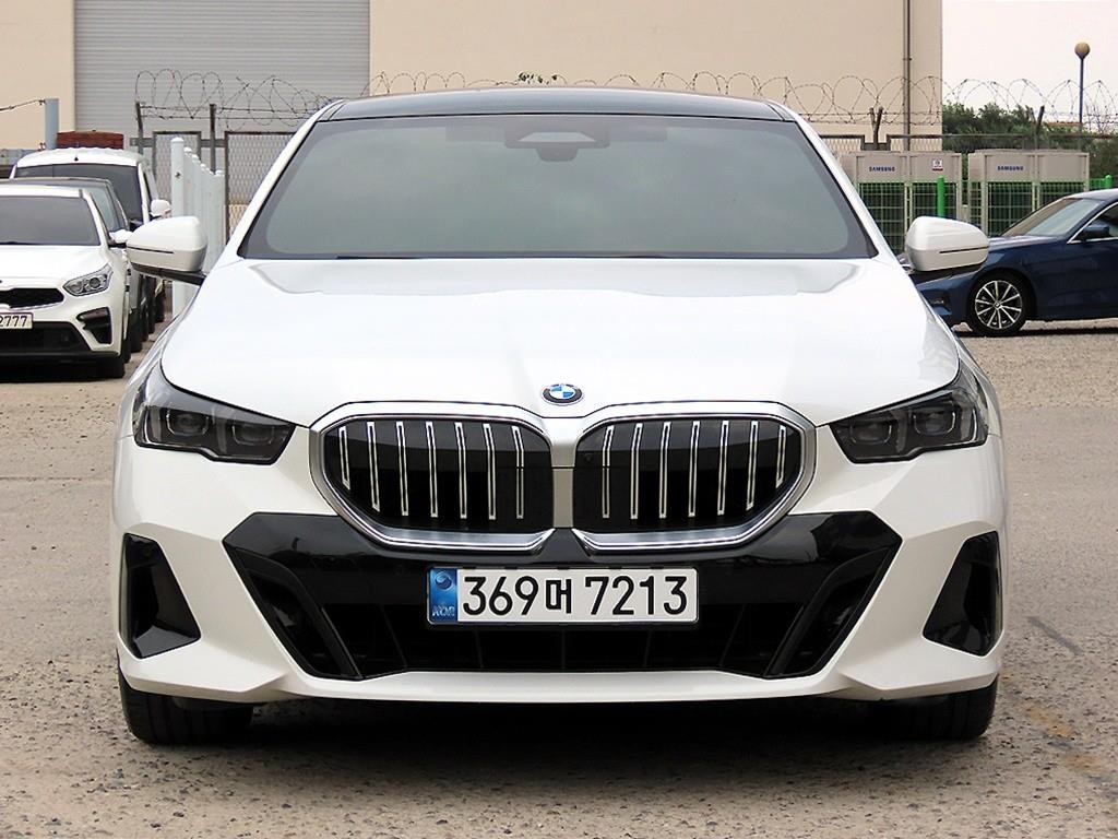 BMW 5시리즈 5시리즈 (G60) 520i M 스포츠 이미지 1