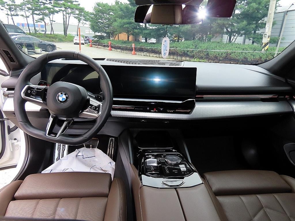 BMW 5시리즈 5시리즈 (G60) 520i M 스포츠 이미지 7