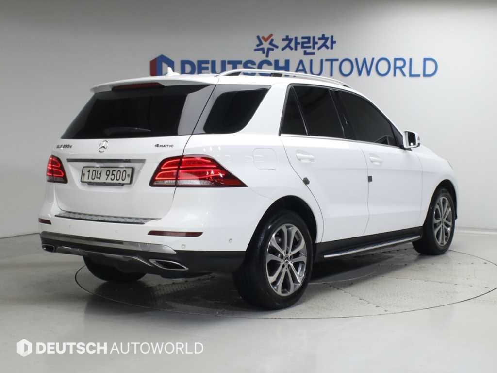 벤츠 GLE 클래스 GLE 클래스 W166 GLE 250 d 4MATIC 이미지 2