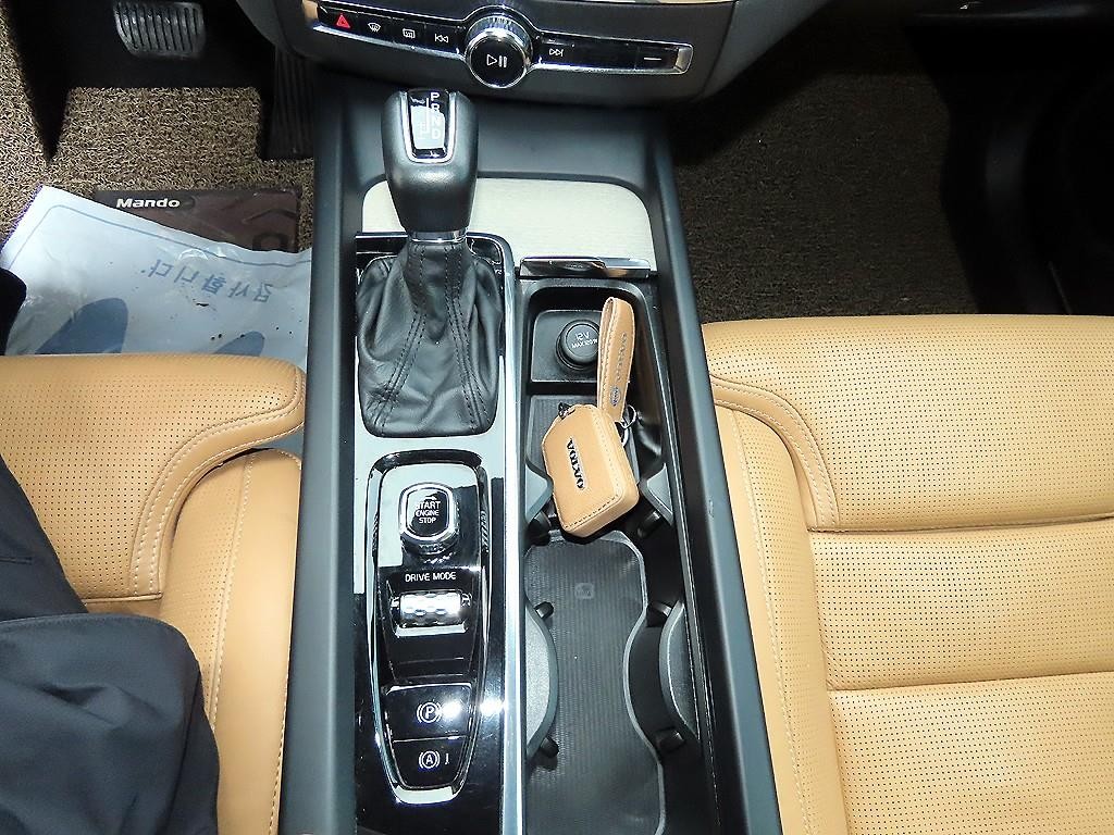 볼보 XC60 XC60(2세대) D5 AWD 인스크립션 이미지 11