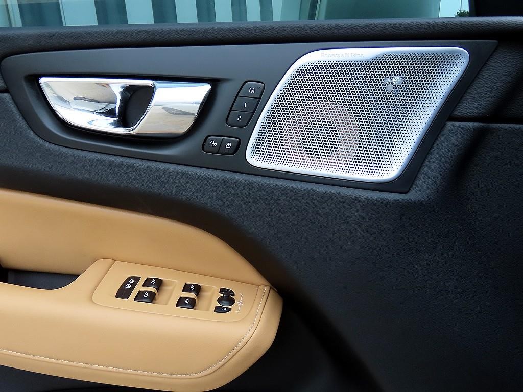 볼보 XC60 XC60(2세대) D5 AWD 인스크립션 이미지 12