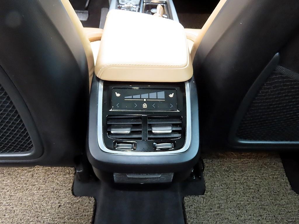 볼보 XC60 XC60(2세대) D5 AWD 인스크립션 이미지 16