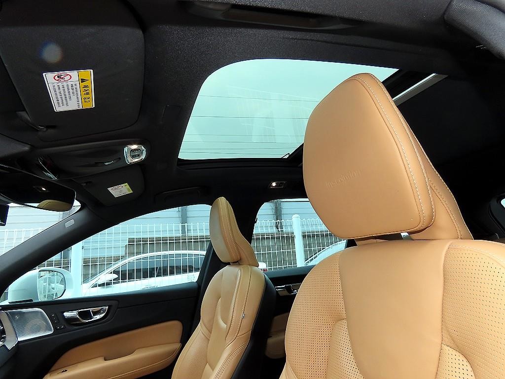 볼보 XC60 XC60(2세대) D5 AWD 인스크립션 이미지 18