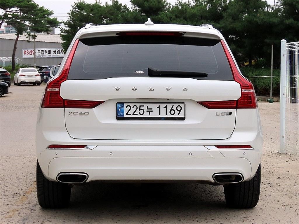 볼보 XC60 XC60(2세대) D5 AWD 인스크립션 이미지 4