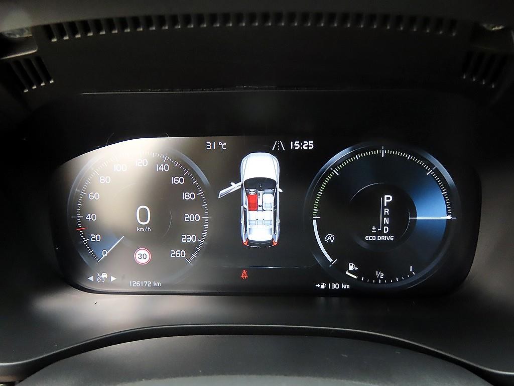 볼보 XC60 XC60(2세대) D5 AWD 인스크립션 이미지 9