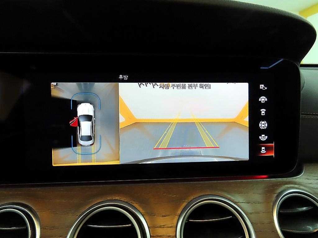 벤츠 E 클래스 E-클래스 W213 E300e 4MATIC 익스클루시브 이미지 16