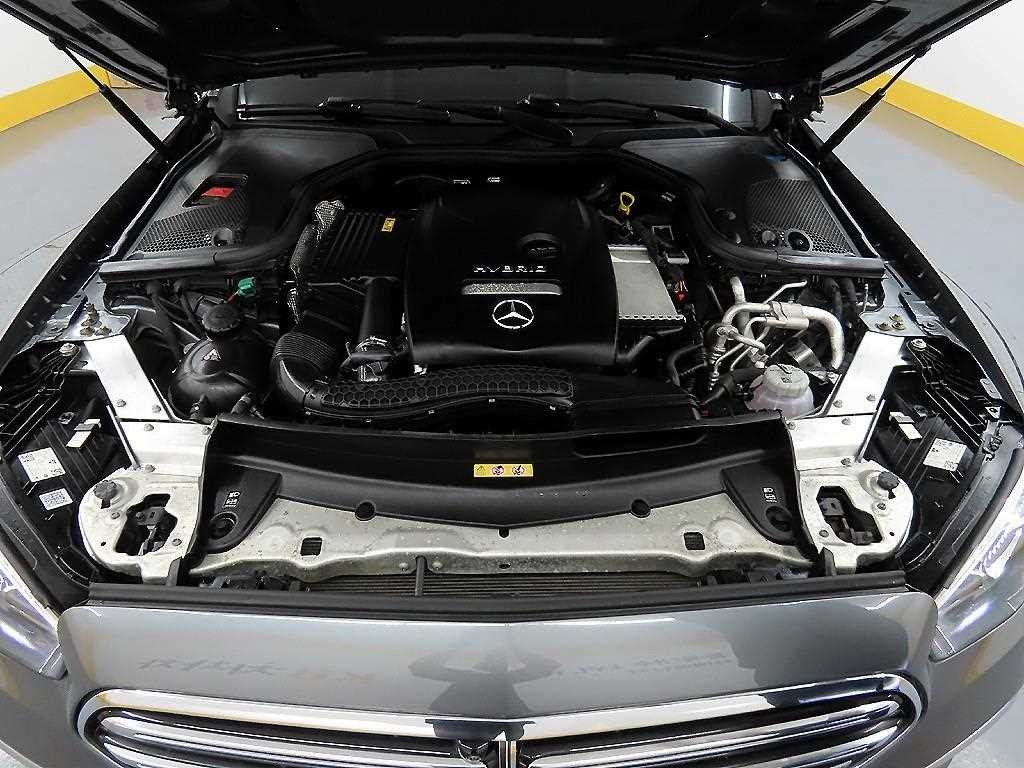 벤츠 E 클래스 E-클래스 W213 E300e 4MATIC 익스클루시브 이미지 19