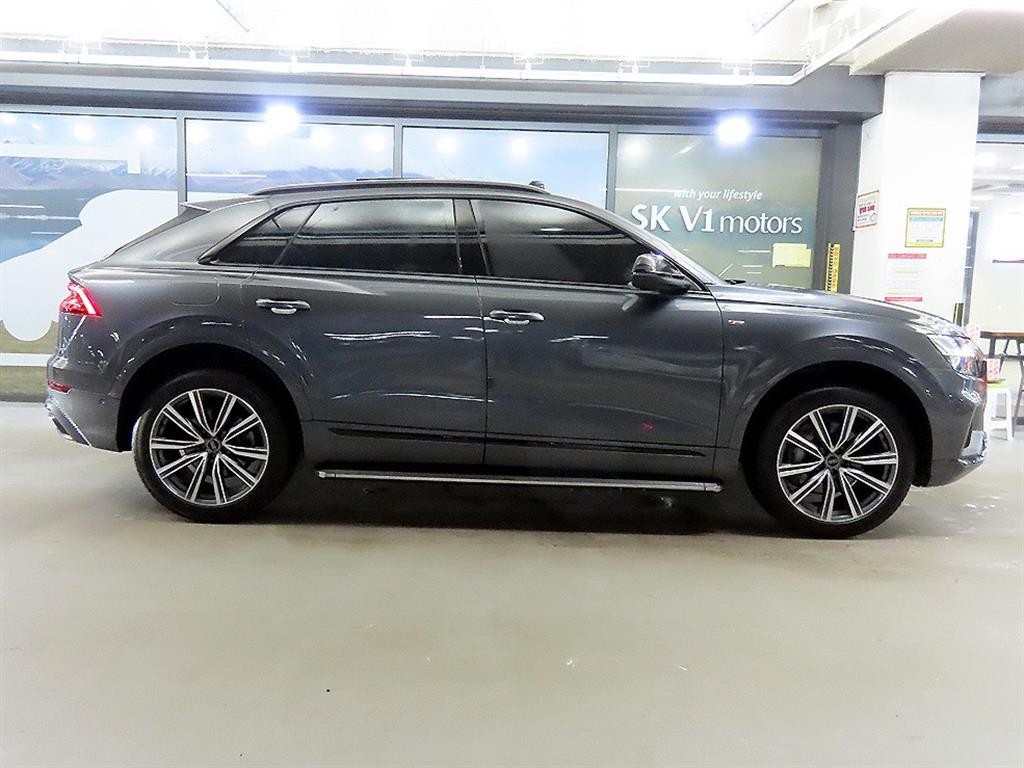 아우디 Q8 55 TFSI 콰트로 프리미엄 이미지 3