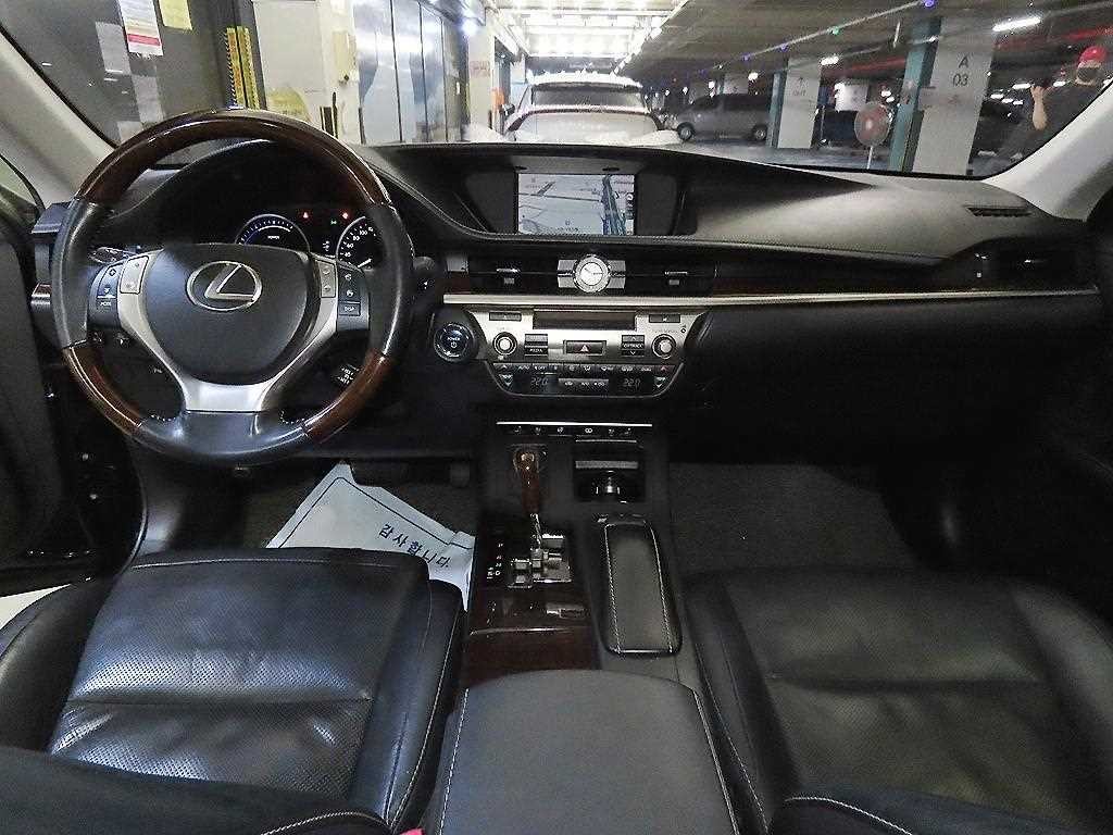 렉서스 ES 뉴ES300h 슈프림 이미지 10