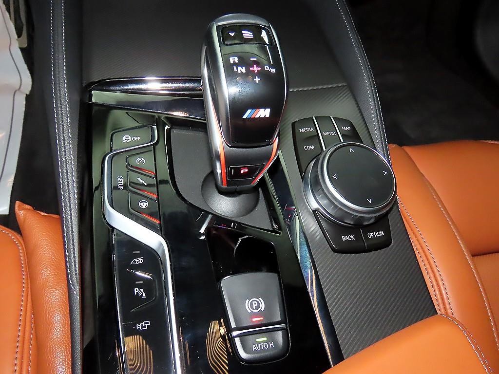 BMW 5시리즈 M5 (F90, F10) M5 세단 이미지 12