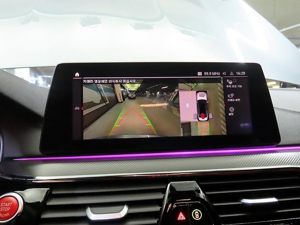 BMW 5시리즈 M5 (F90, F10) M5 세단 이미지 13
