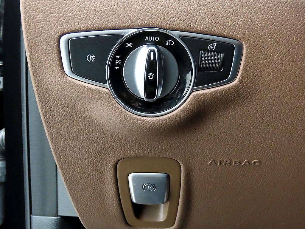 벤츠 E 클래스 E-클래스 W213 E220d 아방가르드 이미지 12