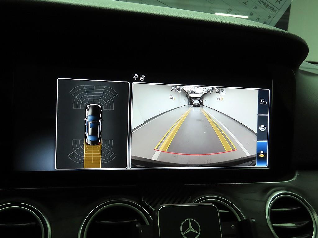 벤츠 E 클래스 E-클래스 W213 E220d 아방가르드 이미지 15