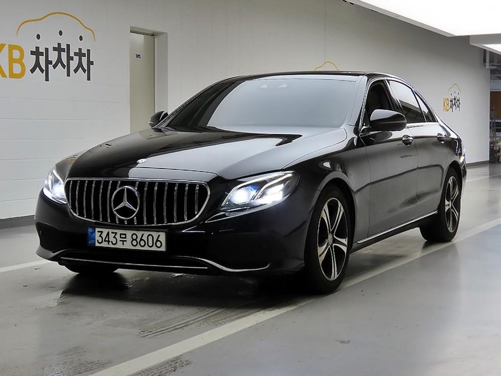 벤츠 E 클래스 E-클래스 W213 E220d 아방가르드 이미지 2