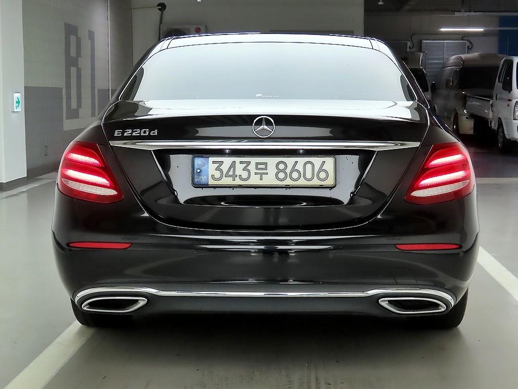벤츠 E 클래스 E-클래스 W213 E220d 아방가르드 이미지 3