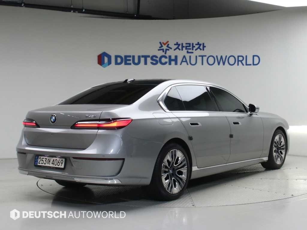 BMW 7시리즈 7시리즈 (G70) 740i sDrive 디자인퓨어 엑셀런스 이미지 2