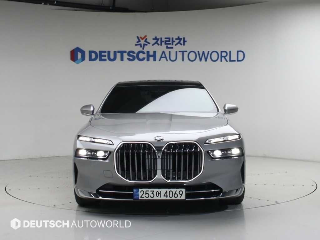 BMW 7시리즈 7시리즈 (G70) 740i sDrive 디자인퓨어 엑셀런스 이미지 3