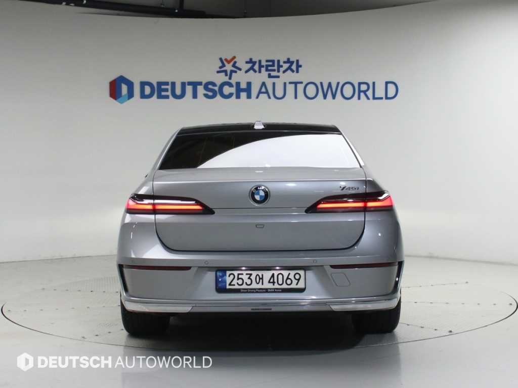 BMW 7시리즈 7시리즈 (G70) 740i sDrive 디자인퓨어 엑셀런스 이미지 4