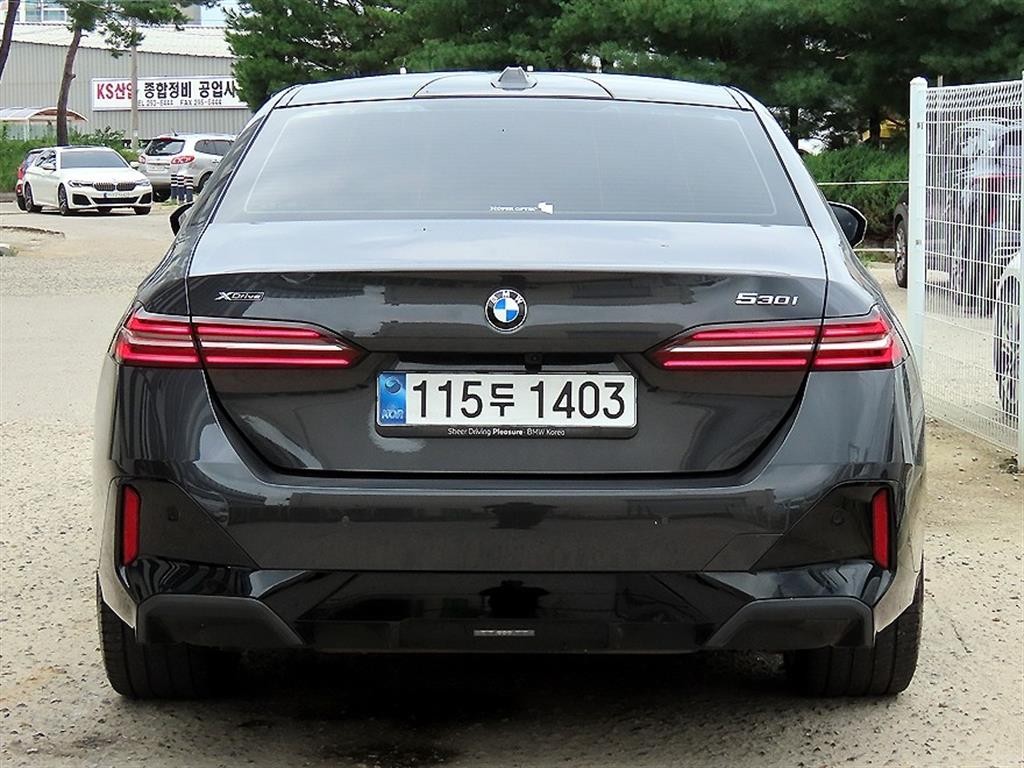 BMW 5시리즈 5시리즈 (G60) 530i xDrive M 스포츠 이미지 4