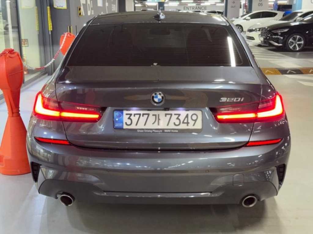 BMW 3시리즈 3시리즈 (G20) 320i M 스포츠 이미지 5