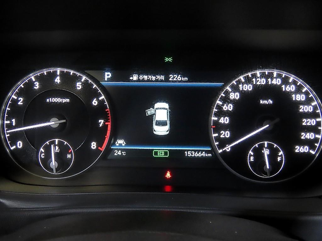 제네시스 EQ900 3.8 GDI AWD 프리미엄 럭셔리 이미지 9