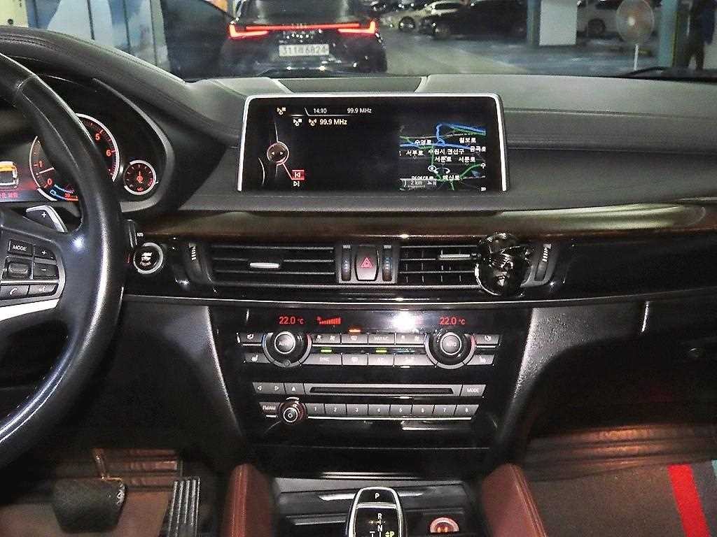 BMW X6 X6 (F16) xDrive 35i 이미지 11