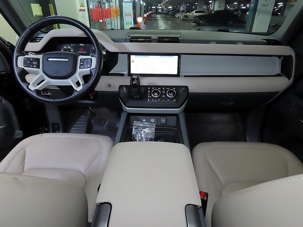 랜드로버 디펜더 디펜더 (L663) 110 D250 SE 이미지 10