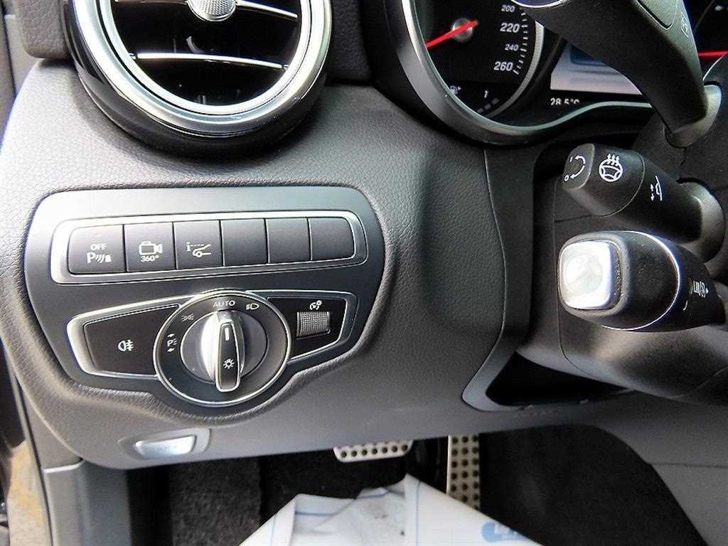벤츠 GLC 클래스 GLC클래스 X253 GLC 300 4MATIC AMG LINE 쿠페 이미지 11