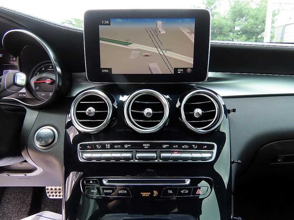 벤츠 GLC 클래스 GLC클래스 X253 GLC 300 4MATIC AMG LINE 쿠페 이미지 13