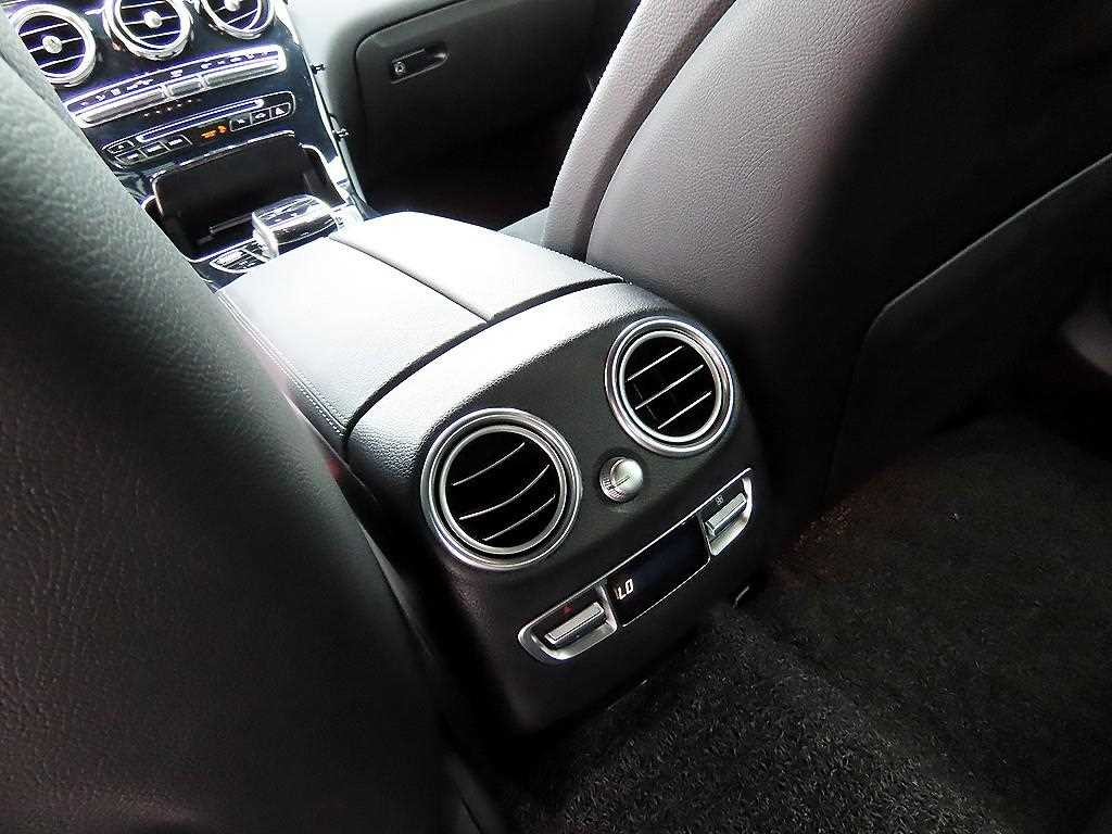 벤츠 GLC 클래스 GLC클래스 X253 GLC 300 4MATIC AMG LINE 쿠페 이미지 15