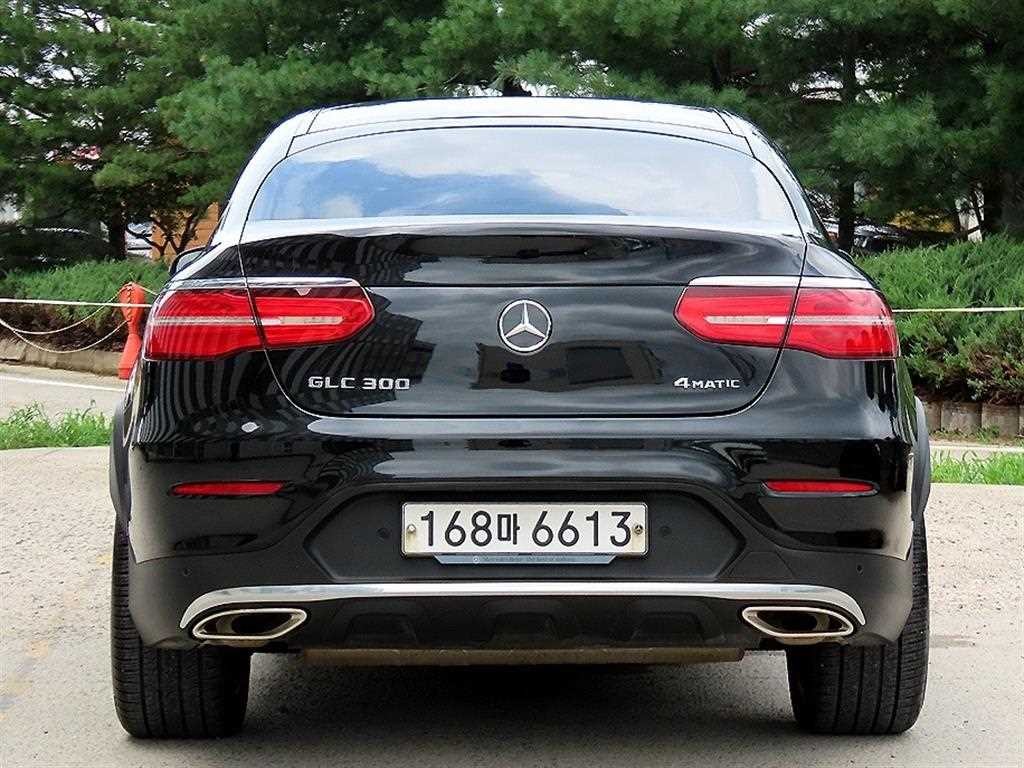 벤츠 GLC 클래스 GLC클래스 X253 GLC 300 4MATIC AMG LINE 쿠페 이미지 4