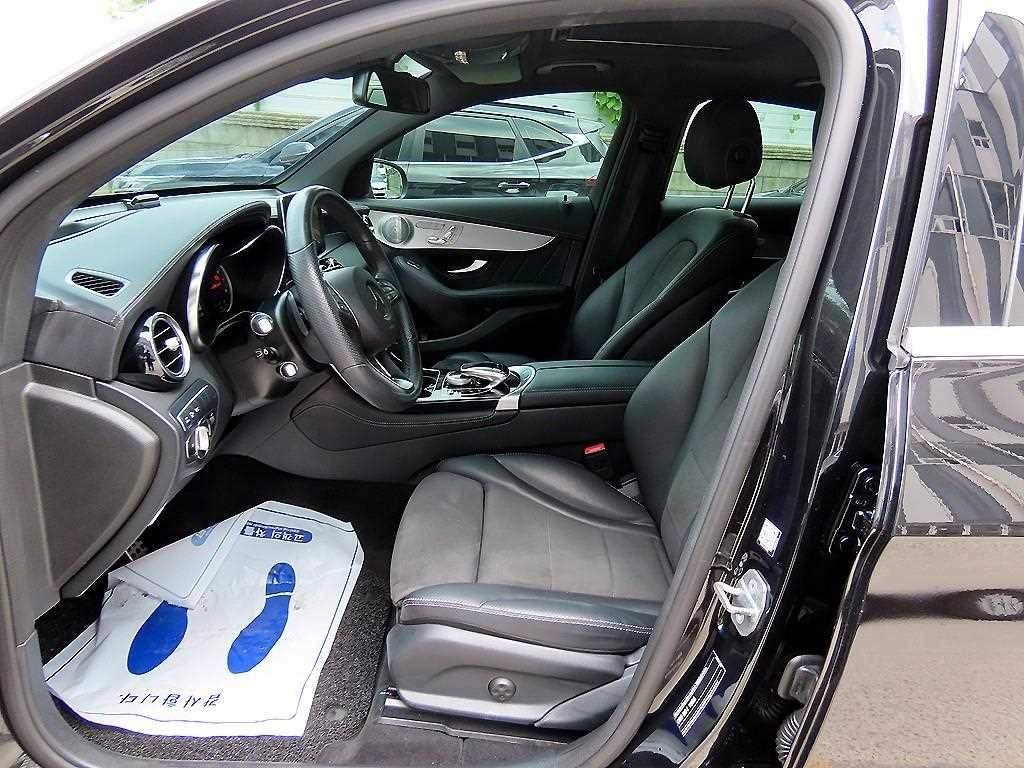 벤츠 GLC 클래스 GLC클래스 X253 GLC 300 4MATIC AMG LINE 쿠페 이미지 5