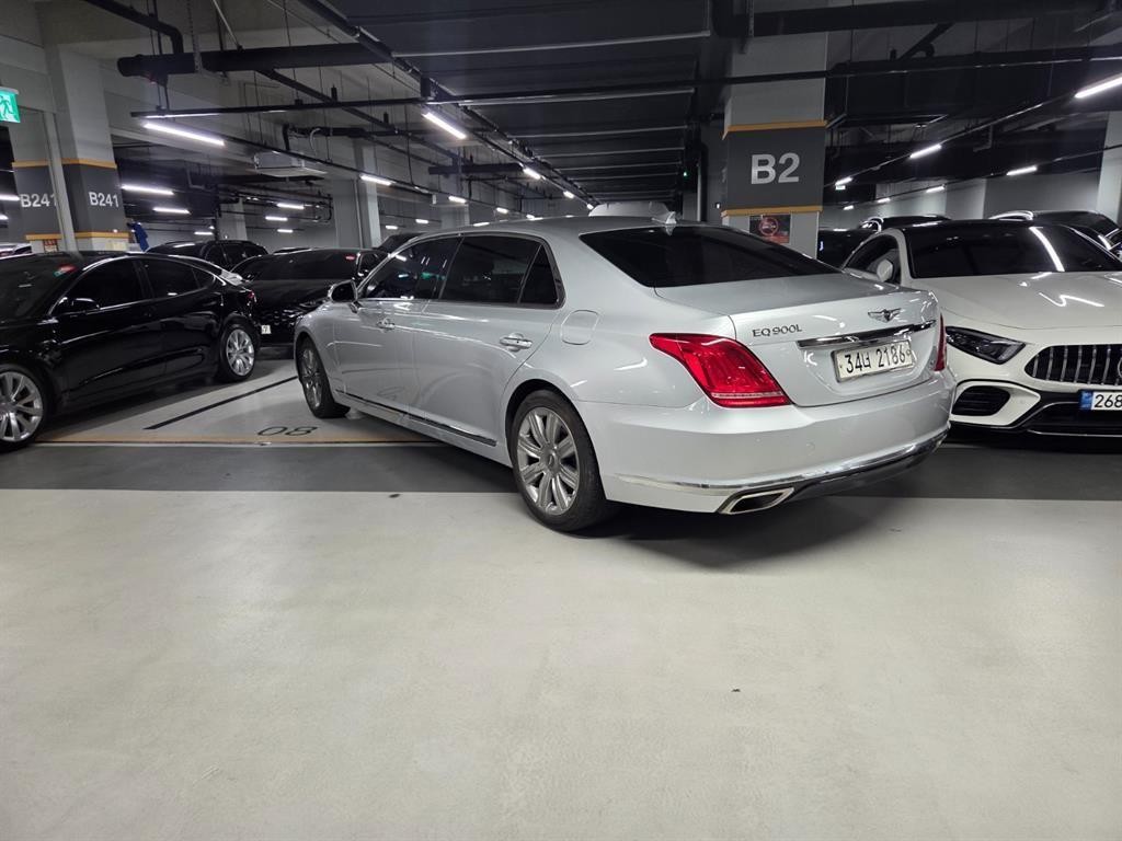 제네시스 EQ900 5.0 GDI AWD 리무진 프레스티지 이미지 4