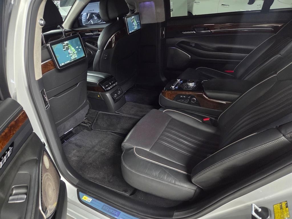 제네시스 EQ900 5.0 GDI AWD 리무진 프레스티지 이미지 6
