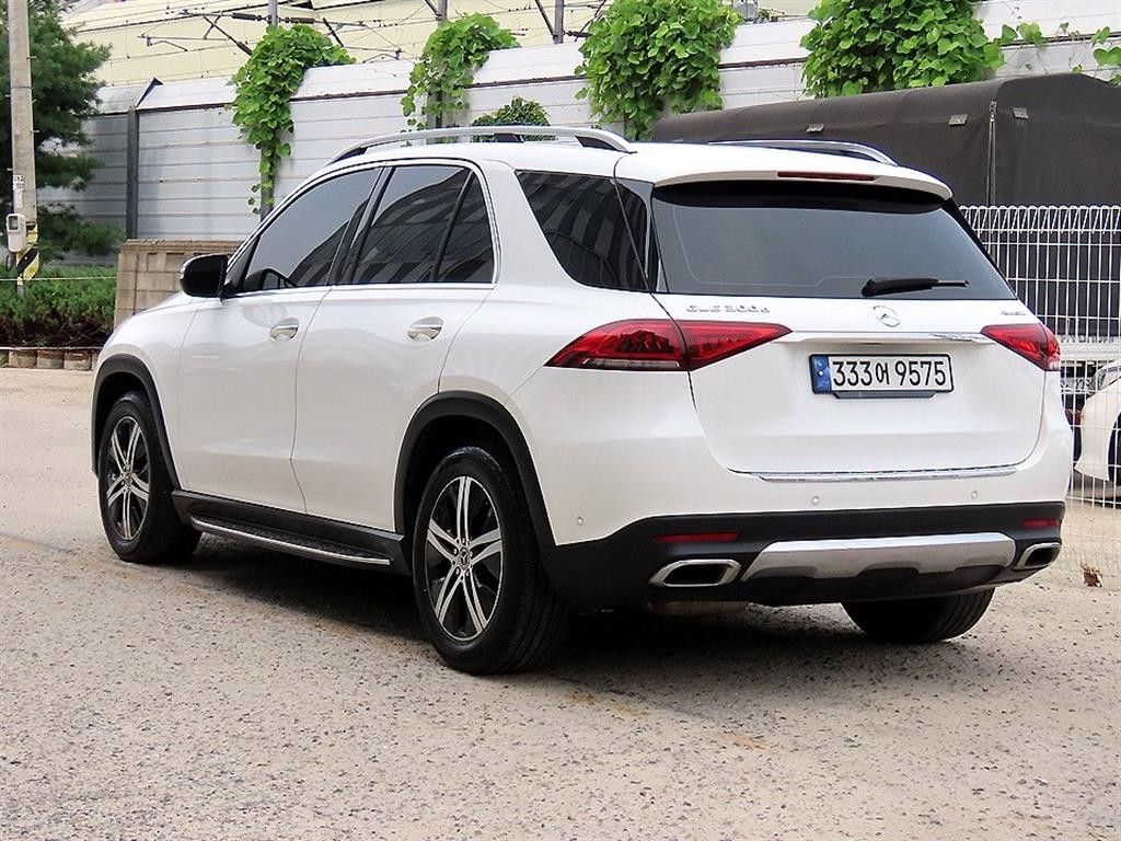 벤츠 GLE 클래스 GLE 클래스 W167 GLE 300d 4MATIC 이미지 3