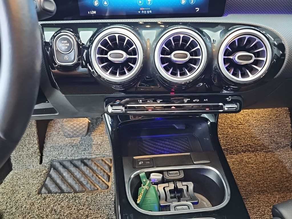 벤츠 A 클래스 A클래스 W177 A220 세단 이미지 10