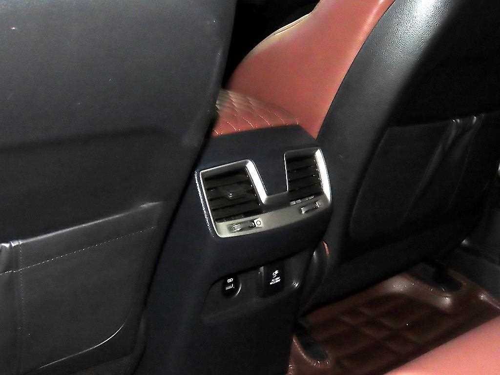 KG모빌리티(쌍용) 렉스턴 G4렉스턴 디젤 2.2 4WD 헤리티지 이미지 15